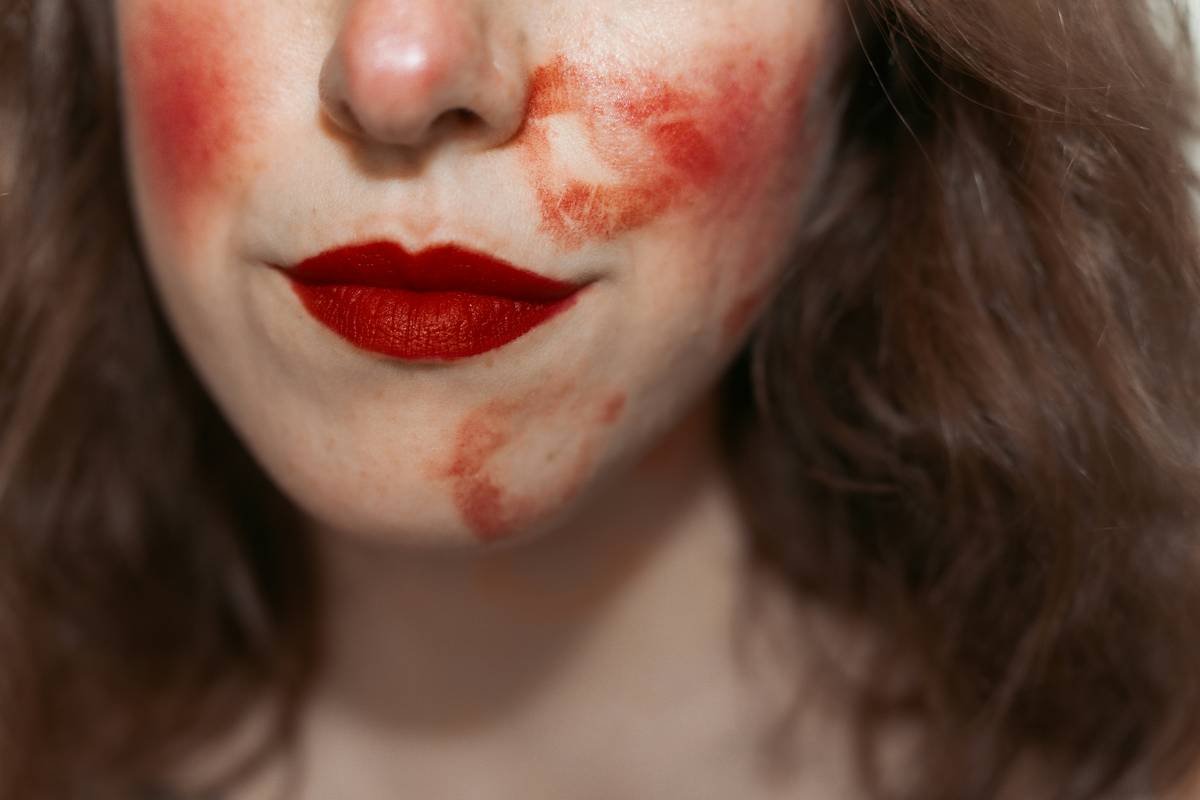 Why Your Fine Lip Liner Keeps Smudging (And How to Actually Fix It)