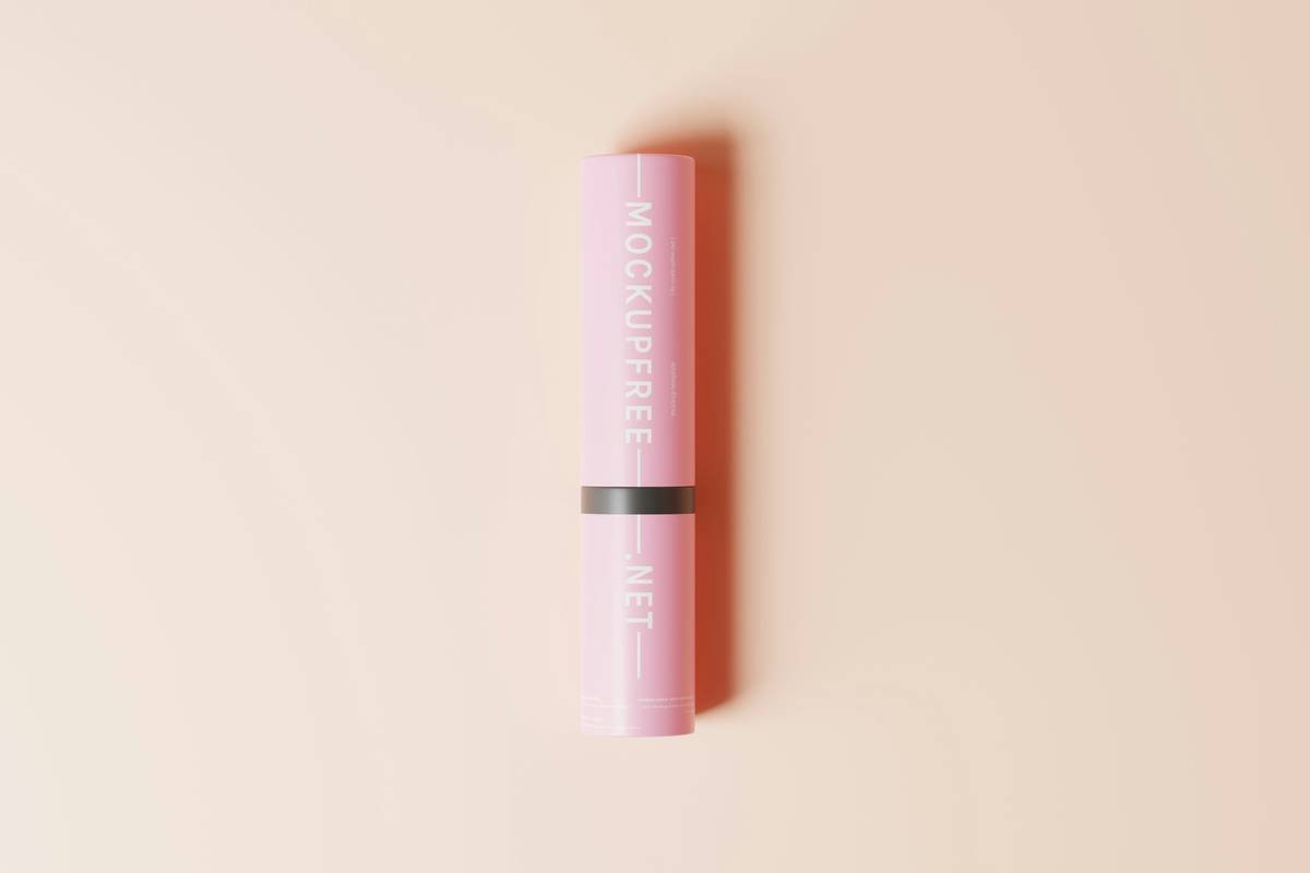 Infographic showing causes of lip crayon smudging: 42% poor prep, 31% wrong formula, 18% overlining, 9% environmental factors