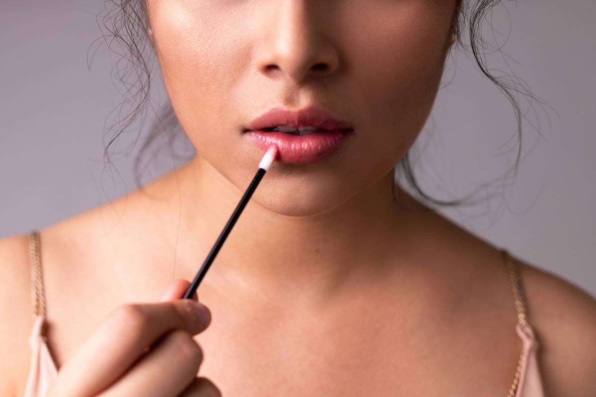 Why Your Fine Lip Contour Keeps Smudging (And How to Actually Make It Last)