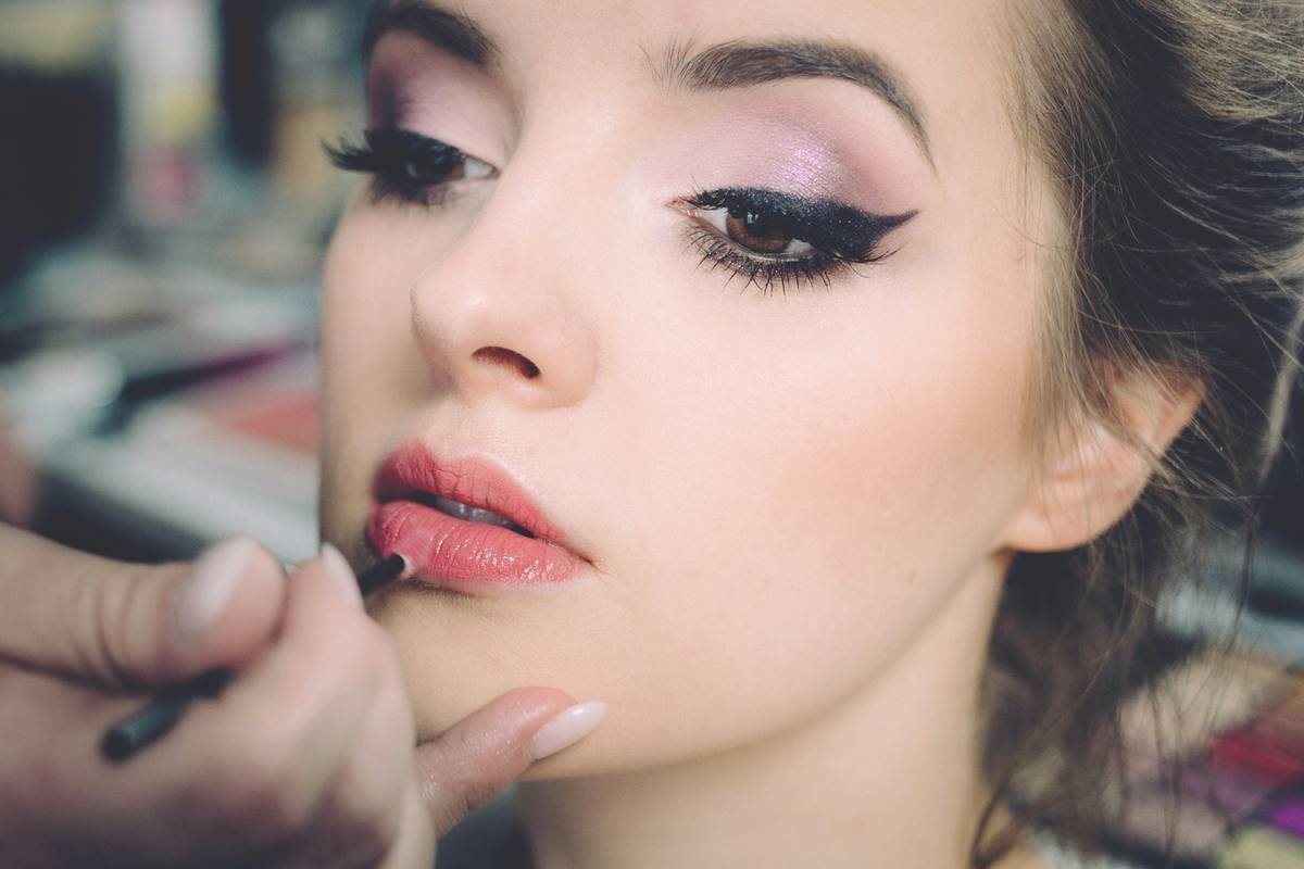 The Truth About Lip Sculpting Color: Why Most Pencils Fail (And How to Nail It)